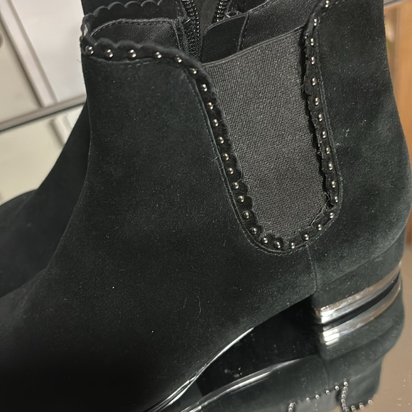 VANELi Womens Aska Black Chelsea Boots Size 6 M - Picture 2 of 8